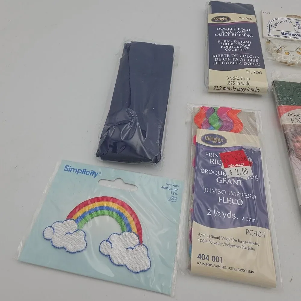 Sewing Craft Notions Lot Wrights Bias Tape Rick Rack Simplicity Applique Buttons